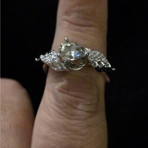 Elegant Silver Women's Ring